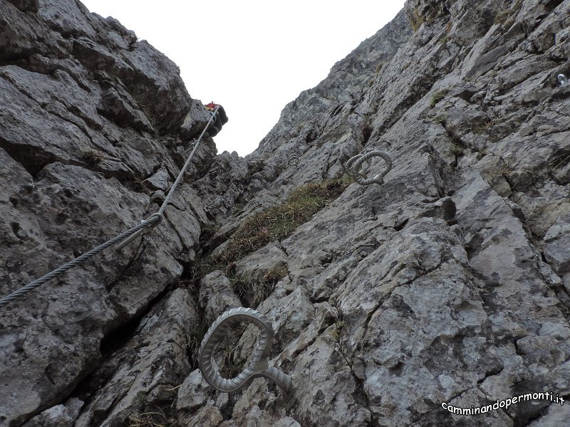 39 Ferrata MAURIZIO Anticima est Monte Alben.JPG -           